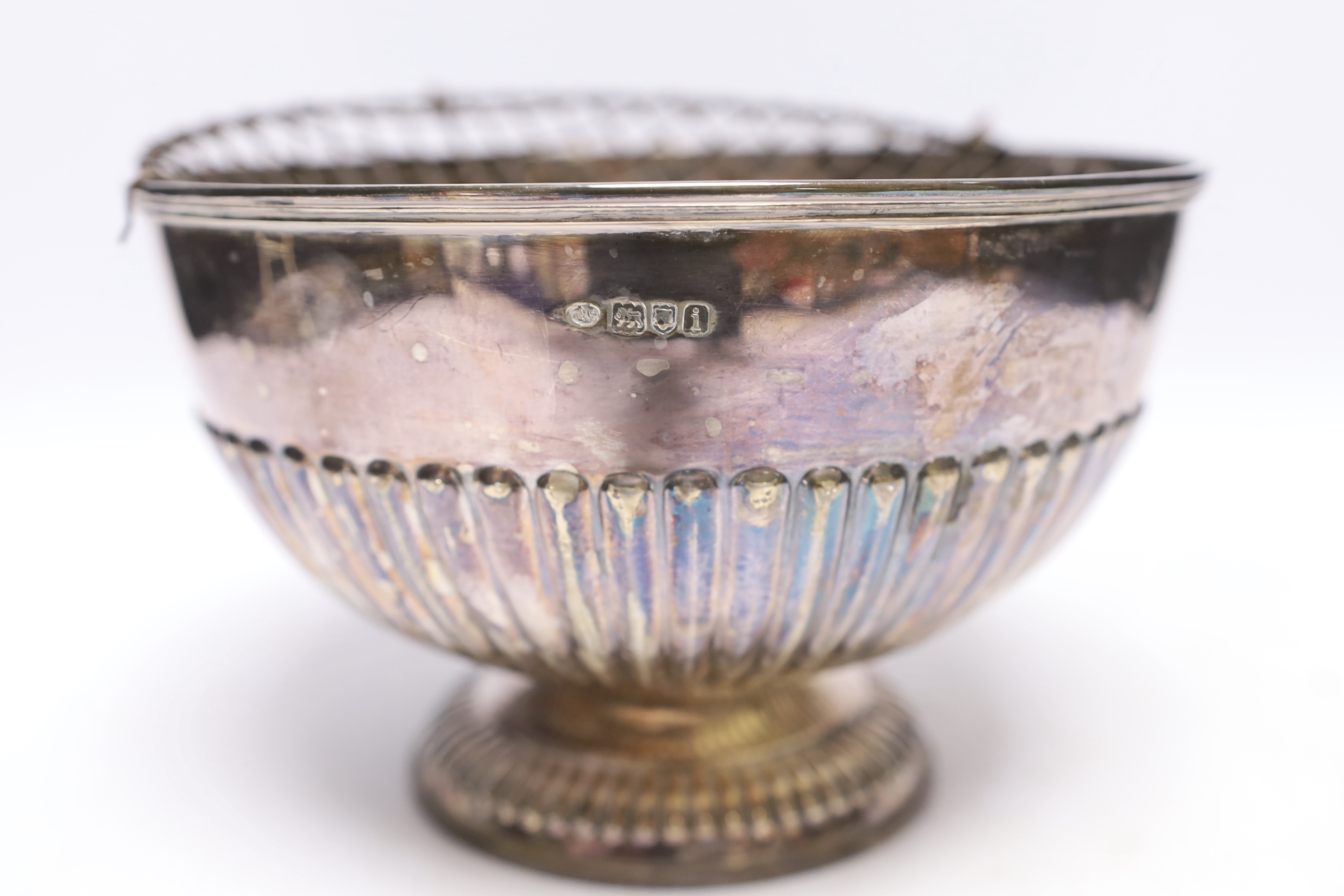 An Edwardian demi-fluted silver rose bowl, William Hutton & Sons, Ltd, London, 1904, diameter 20.9cm, 16.7oz.